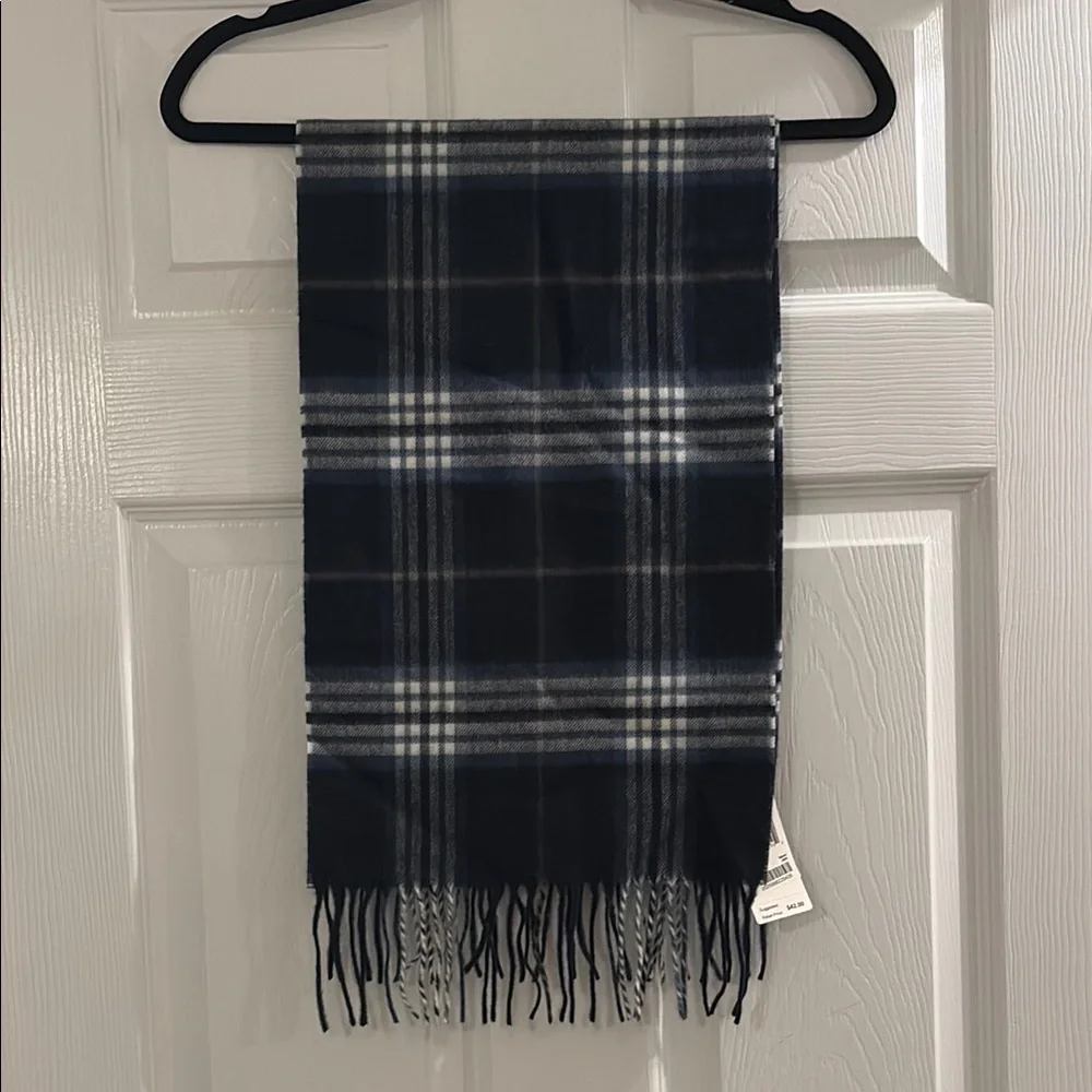 ✨BRAND NEW PLAID SCARF✨